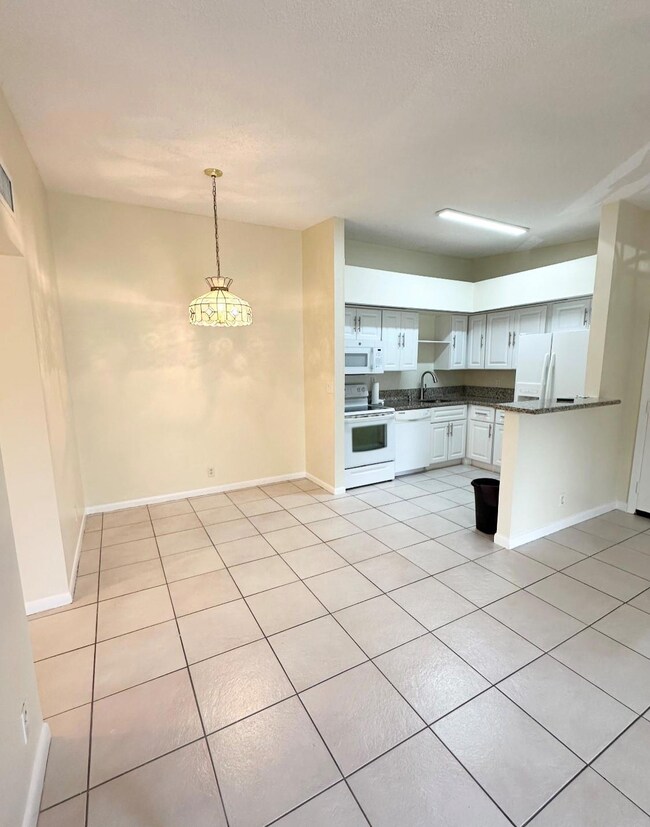 15484 Lakes of Delray Blvd unit 2010, Delray Beach, FL 33484 - photo 3