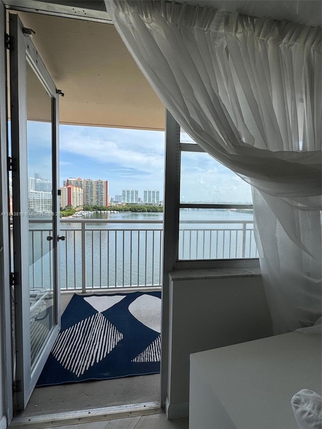 Winston Towers 100 unit 918, Sunny Isles Beach, FL 33160 - photo 5