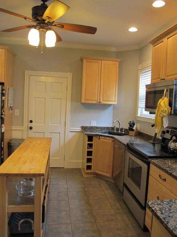 19 Carlisle St unit 2, Cambridge, MA 02139 - photo 2
