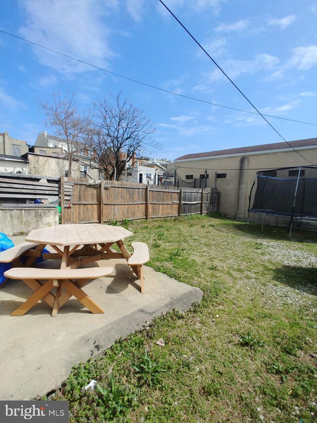210 Walnut St, Norristown, PA 19401 - photo 3