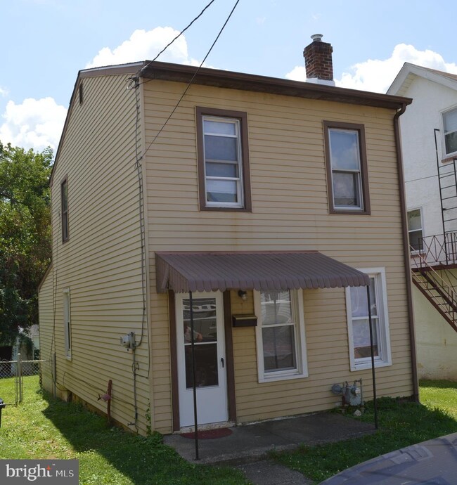 135 9th St, Upland, PA 19015 - photo 4