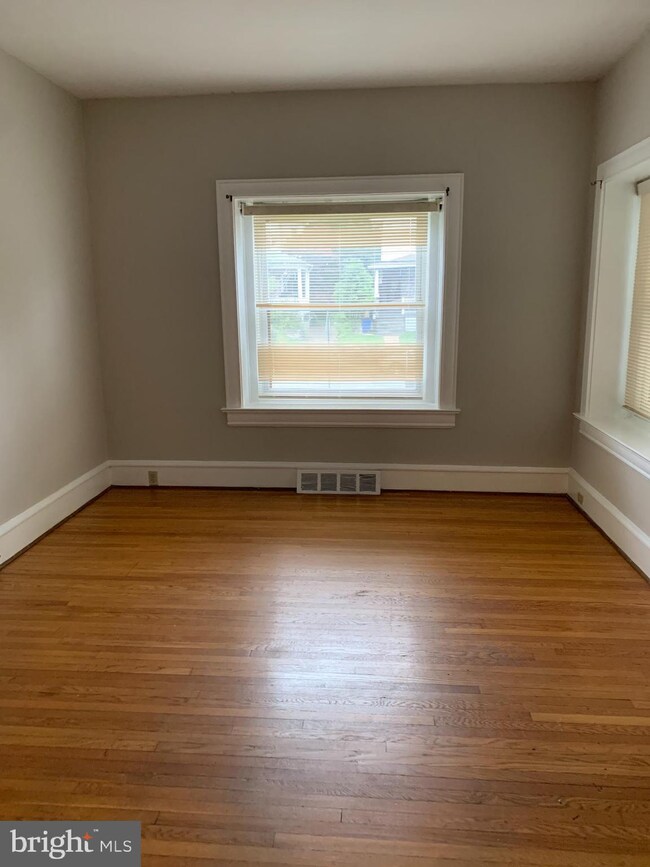 135 Walnut St unit 1ST FLOOR, Jenkintown, PA 19046 - photo 5