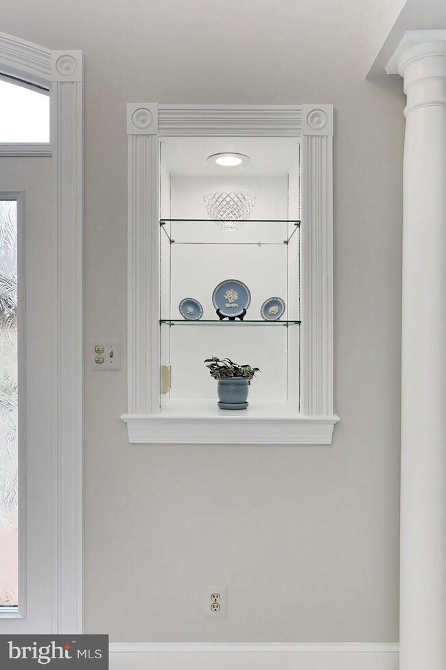 15294 Surrey House Way, Centreville, VA 20120 - photo 5