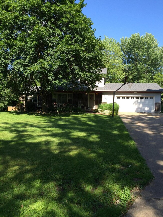 10140 Clyde Park Ave SW, Byron Center, MI 49315 - photo 2