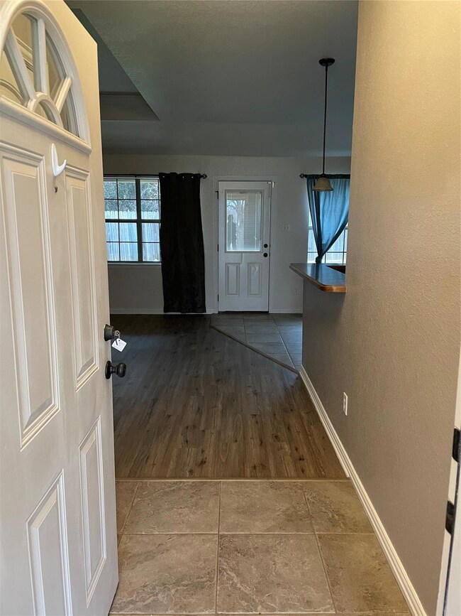 607 E Water St, Weatherford, TX 76086 - photo 3