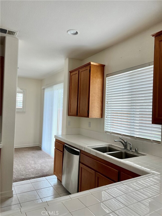 31937 Daniel Way, Temecula, CA 92591 - photo 2