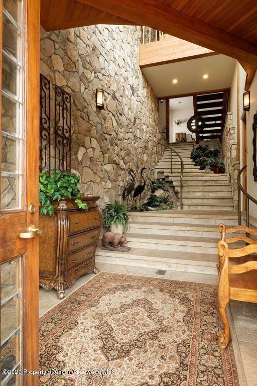 1-2Entrance Stairwell