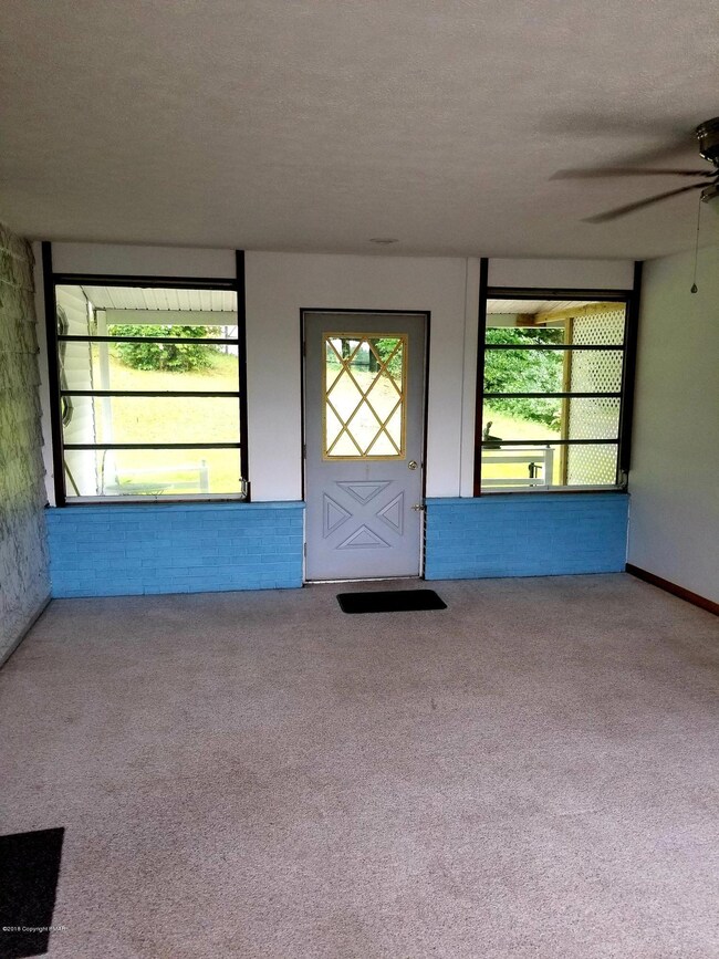 322 Adams Dr unit 101, Sciota, PA 18354 - photo 6