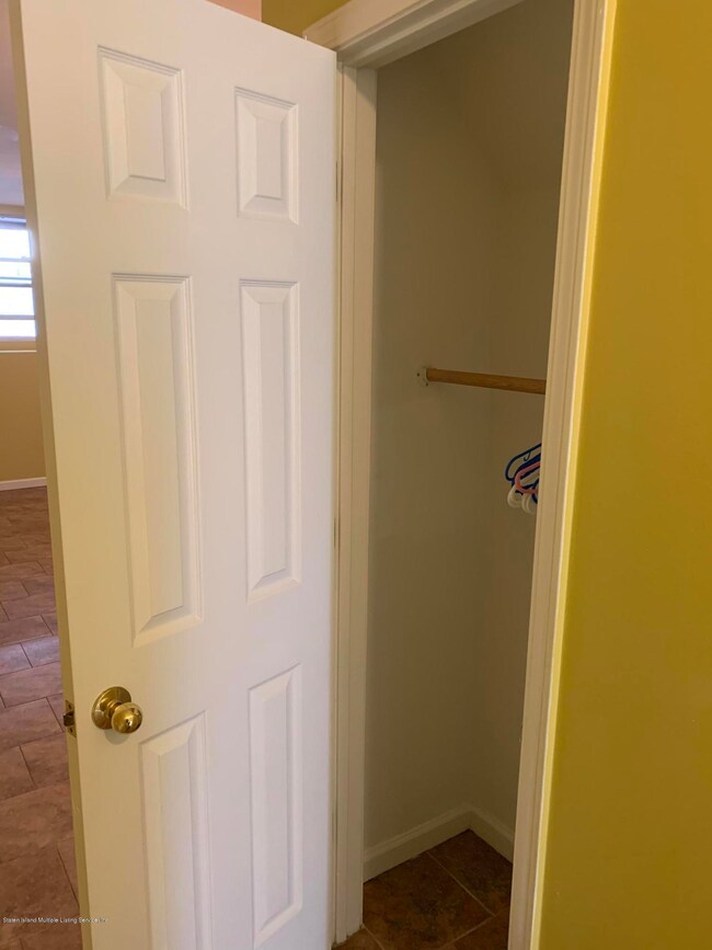 234 Dartmouth Loop unit B, Staten Island, NY 10306 - photo 3