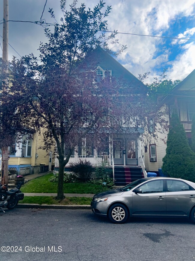 28 Magnolia Terrace
