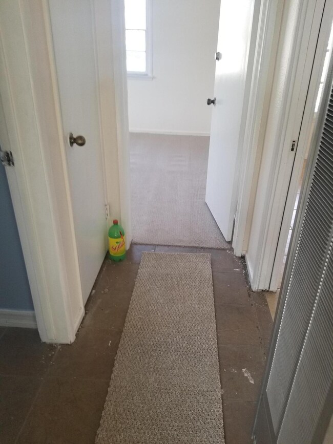 HALLWAY Q4