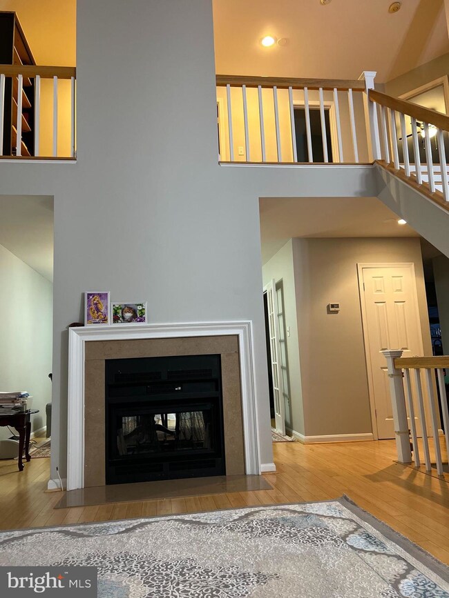 26 Tivoli Lake Ct, Silver Spring, MD 20906 - photo 4