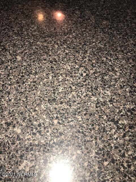 KITCHEN COUNTER