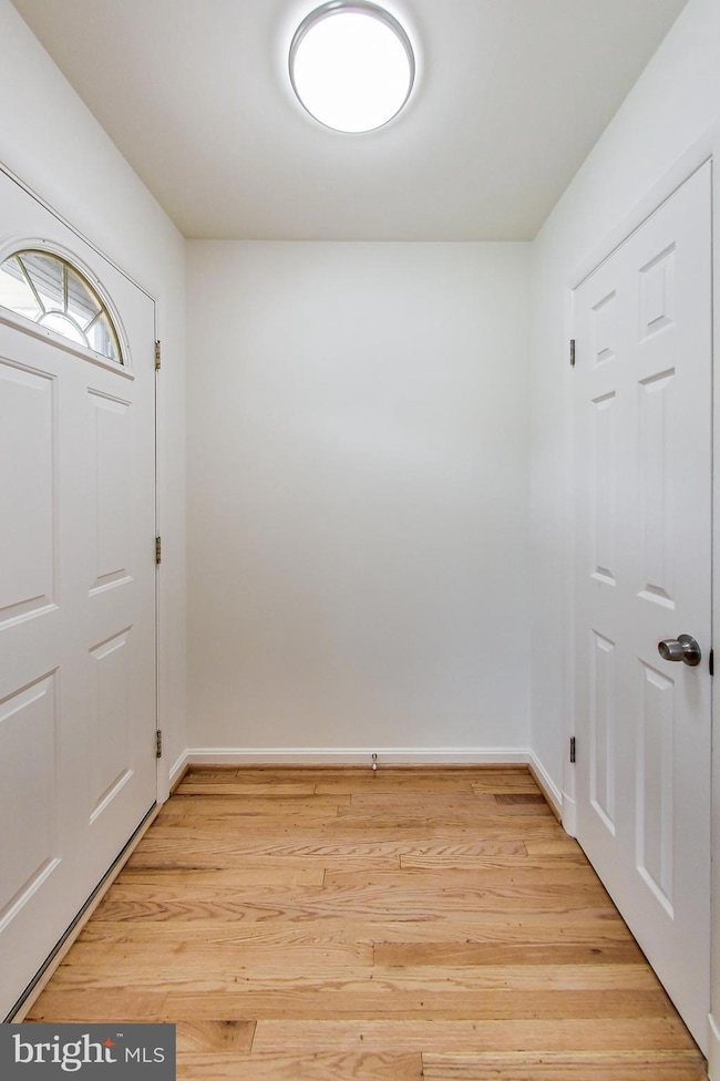 906 Snider Ln, Silver Spring, MD 20905 - photo 7