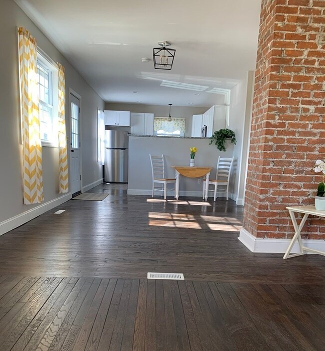 102 Arcadia Blvd, Springfield, MA 01118 - photo 5