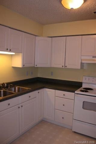 1031 Churchill Downs Ct, Charlotte, NC 28211 - photo 6