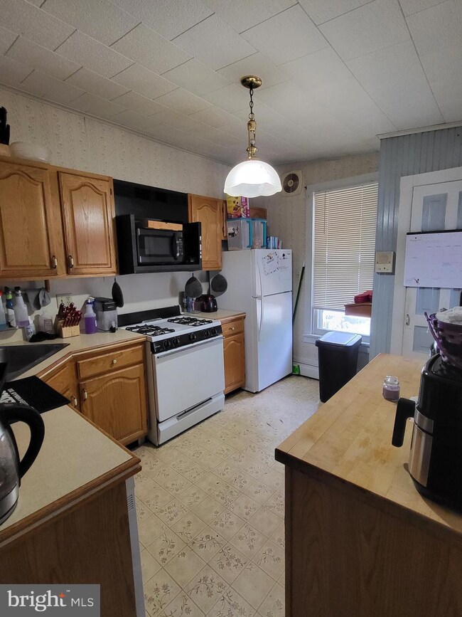 726 Thorn St, Reading, PA 19601 - photo 4