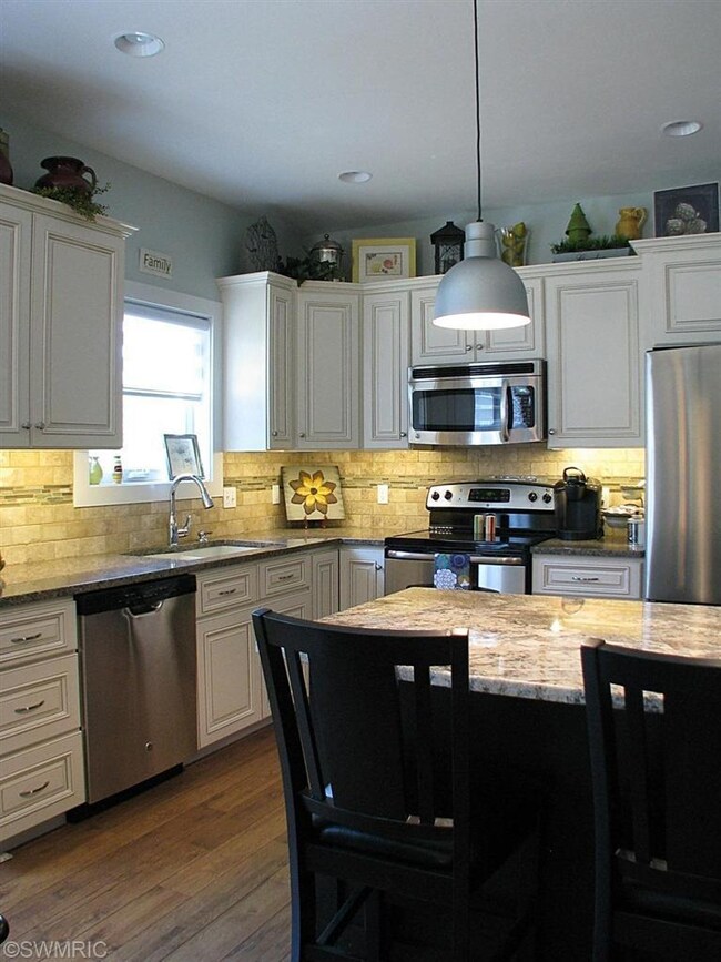 2548 Nuttall Ct unit 33, Holland, MI 49424 - photo 3