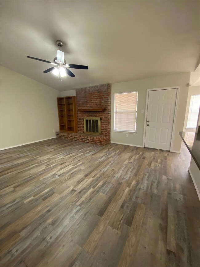 801 Mcanear St, Cleburne, TX 76033 - photo 3