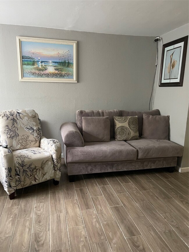 5625 Antoine Dr unit 1703, Houston, TX 77091 - photo 4