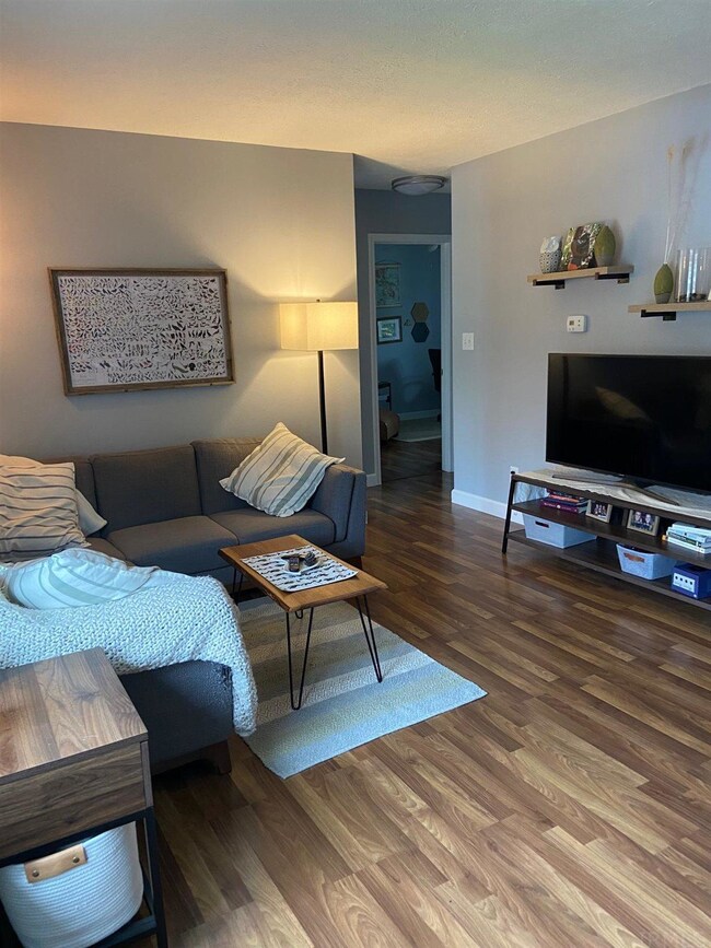 352 S Wilmington Ct unit Building 7, Unit C, Bloomington, IN 47401 - photo 2