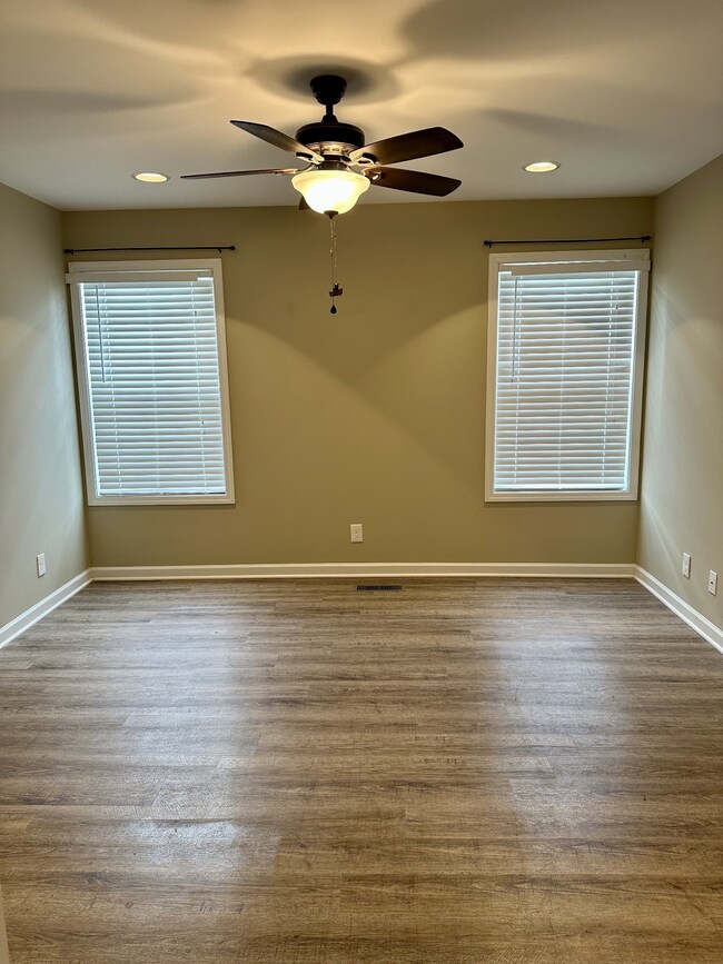 566 Skinner Flat Rd, Manchester, TN 37355 - photo 7