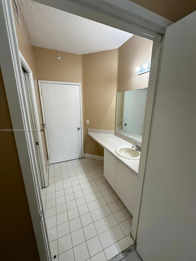 6952 SW 39th St unit C107, Davie, FL 33314 - photo 6