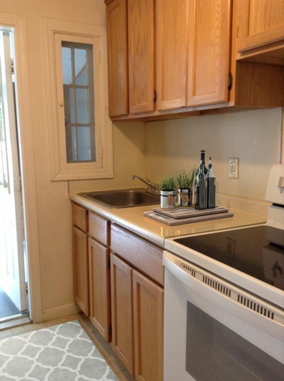 10 Hamilton Rd unit 12, Wakefield, MA 01880 - photo 6