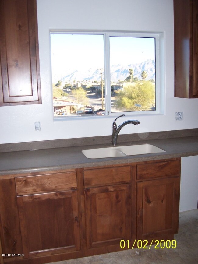 640 E Lester St unit 2, Tucson, AZ 85705 - photo 4