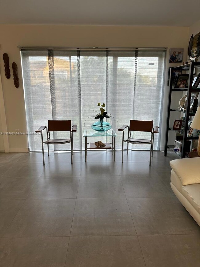 15420 SW 82nd Ln unit 704, Miami, FL 33193 - photo 2