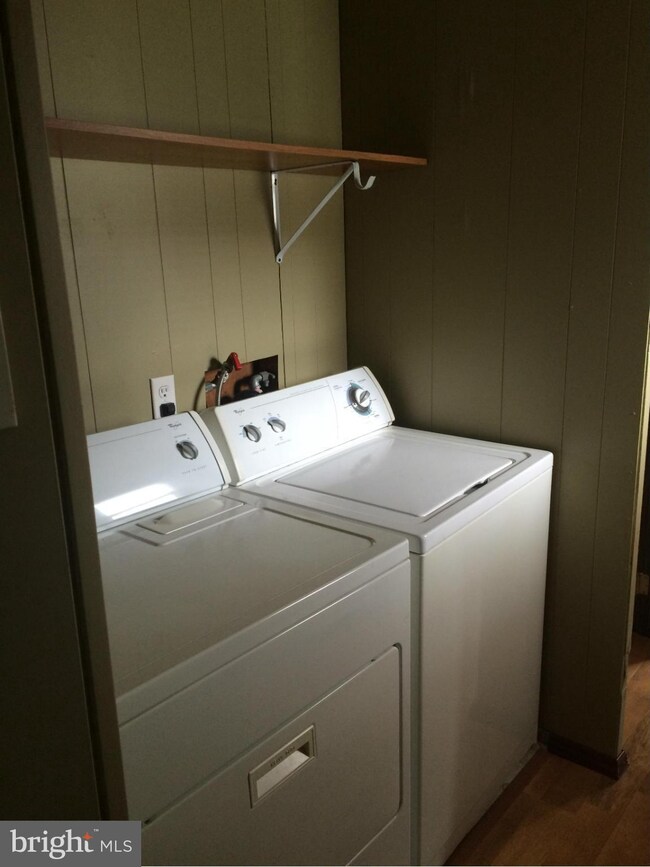 11313 Lakeside Dr unit 25, Hagerstown, MD 21740 - photo 5