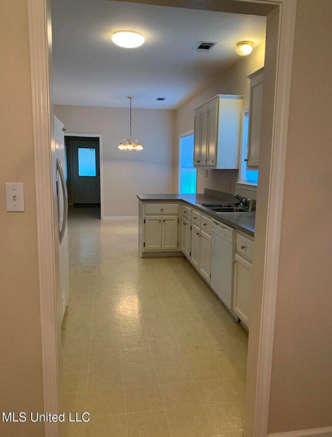 423 Fairway Oaks Dr, Hernando, MS 38632 - photo 7