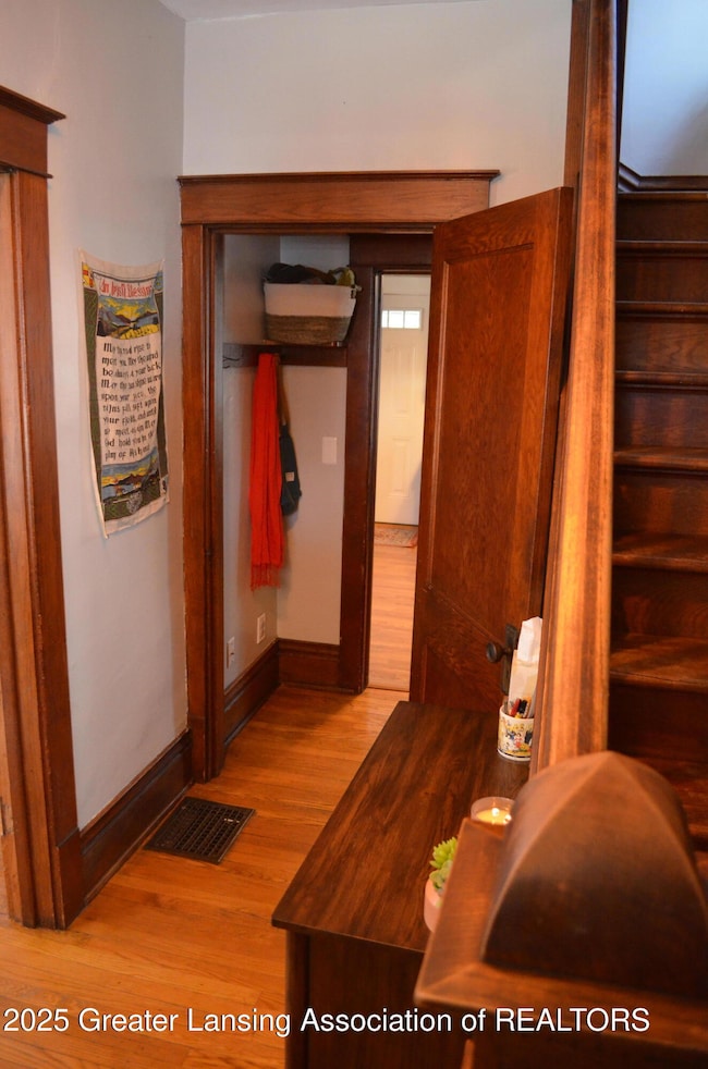 920 Braman St, Lansing, MI 48910 - photo 6