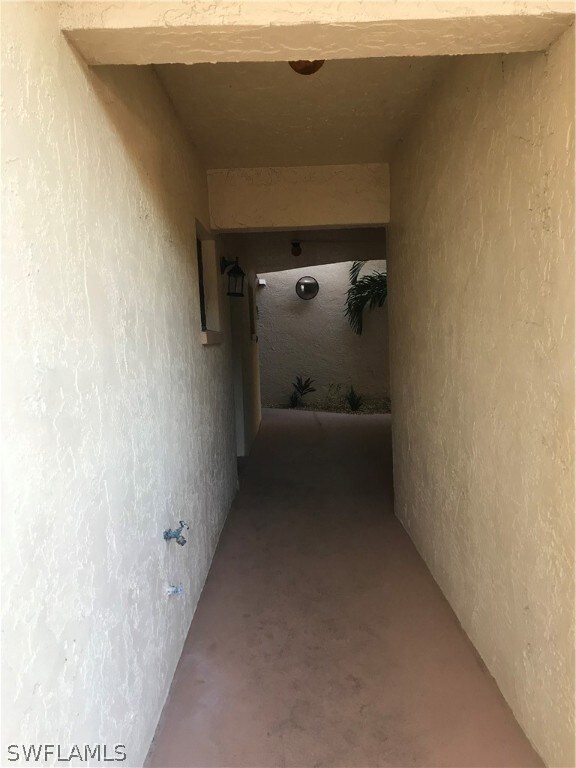 12501 Mcgregor Blvd unit 10, Fort Myers, FL 33919 - photo 5