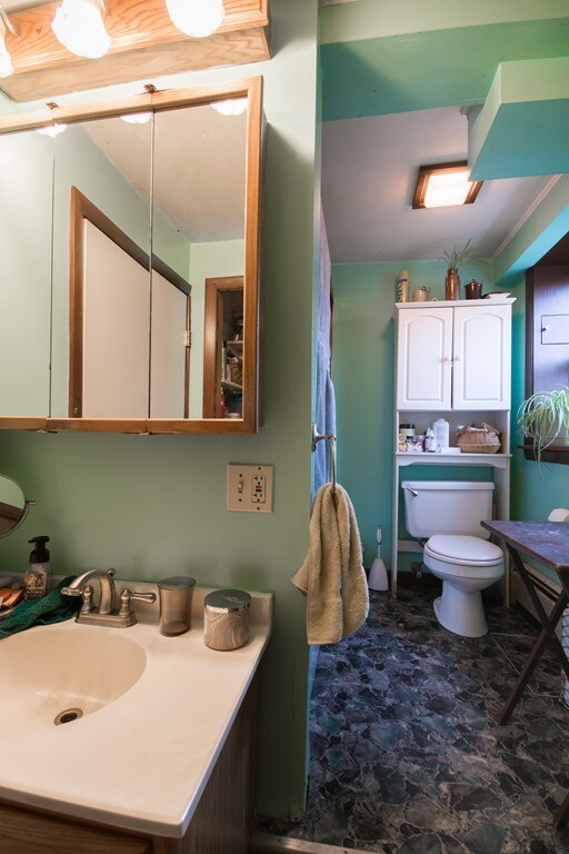 21 Roosevelt St, Fall River, MA 02724 - photo 7