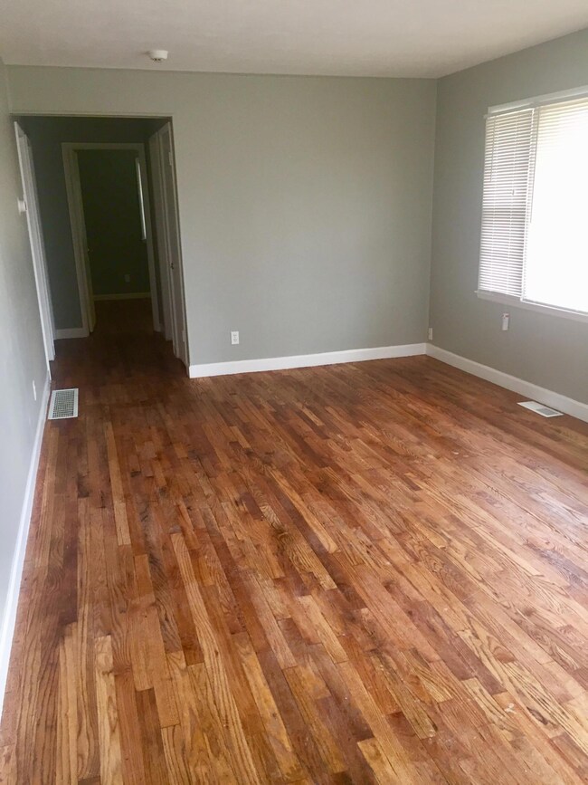 2255 Fenton St, Columbus, OH 43224 - photo 7