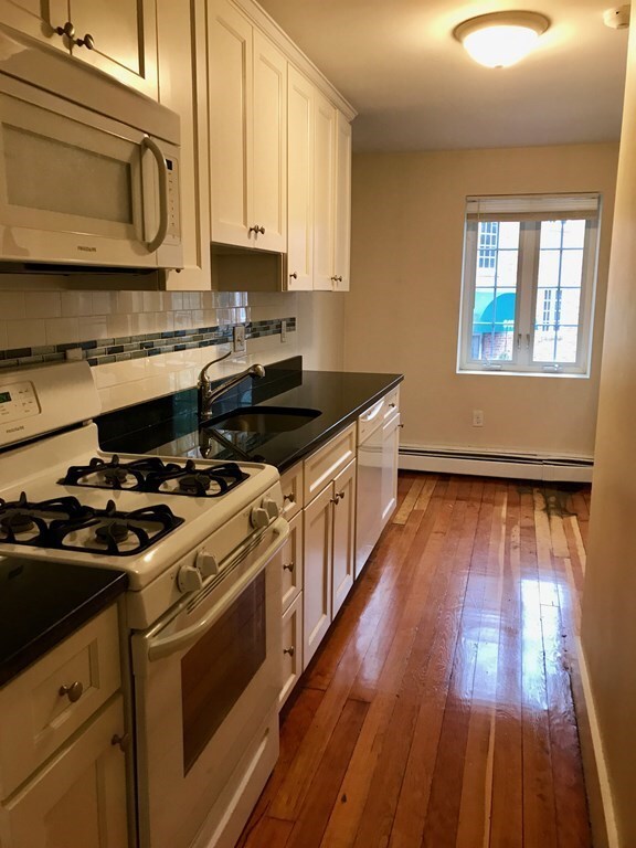 8 Mount Ida St unit 7, Newton, MA 02458 - photo 2