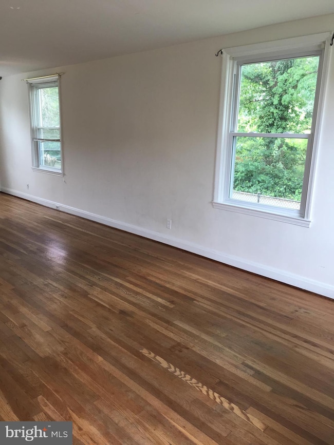 8423 Water Oak Rd, Parkville, MD 21234 - photo 2