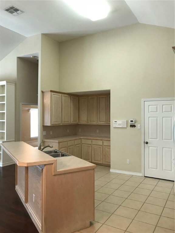 5642 Lipes Blvd unit 13, Corpus Christi, TX 78414 - photo 6