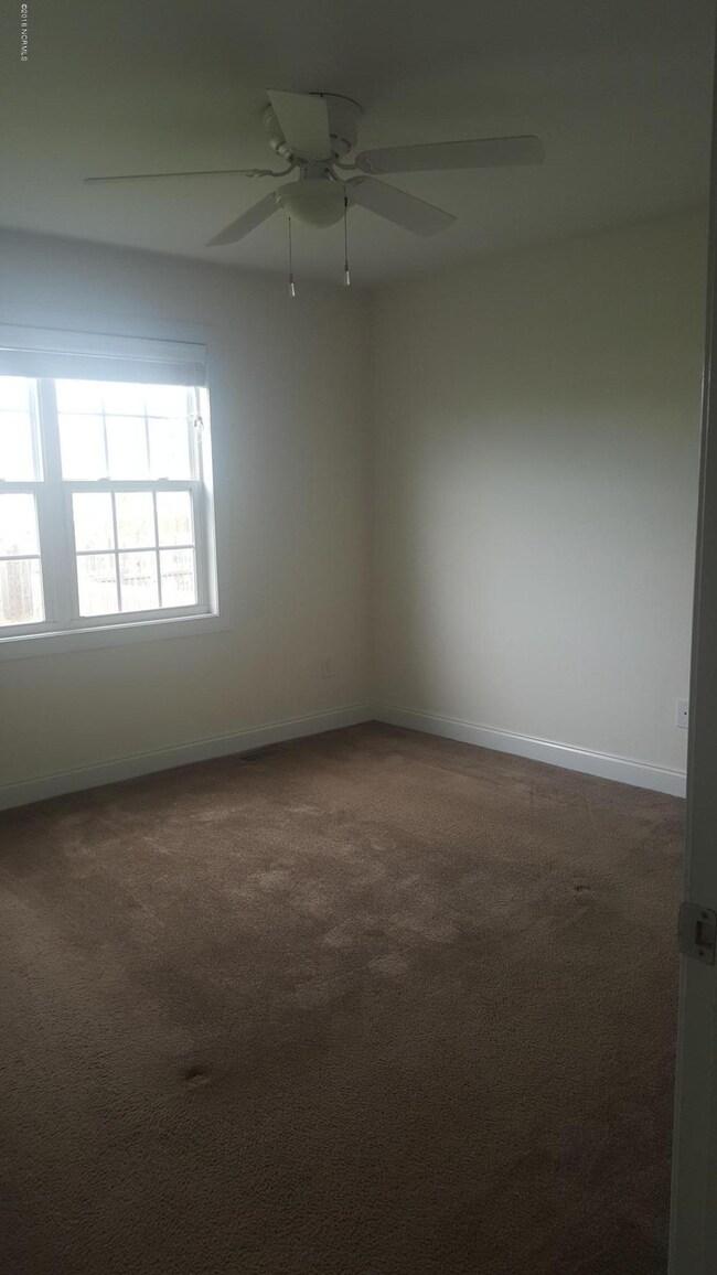 2024 Charterhouse Ln, Winterville, NC 28590 - photo 4