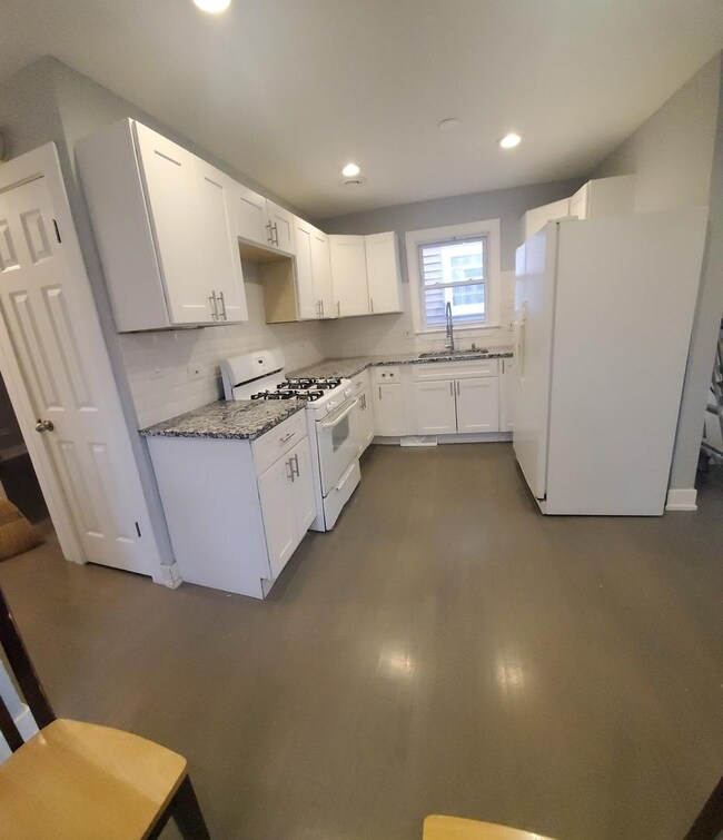 1514 East Ave unit 2, Berwyn, IL 60402 - photo 4