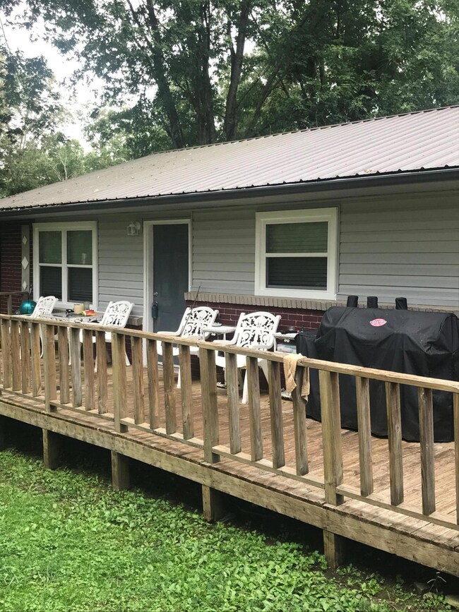 640 Dillon St, Crossville, TN 38555 - photo 3