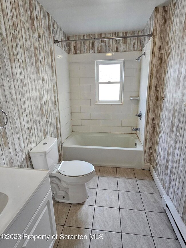 404 Railroad Ave unit L4, Scranton, PA 18505 - photo 6