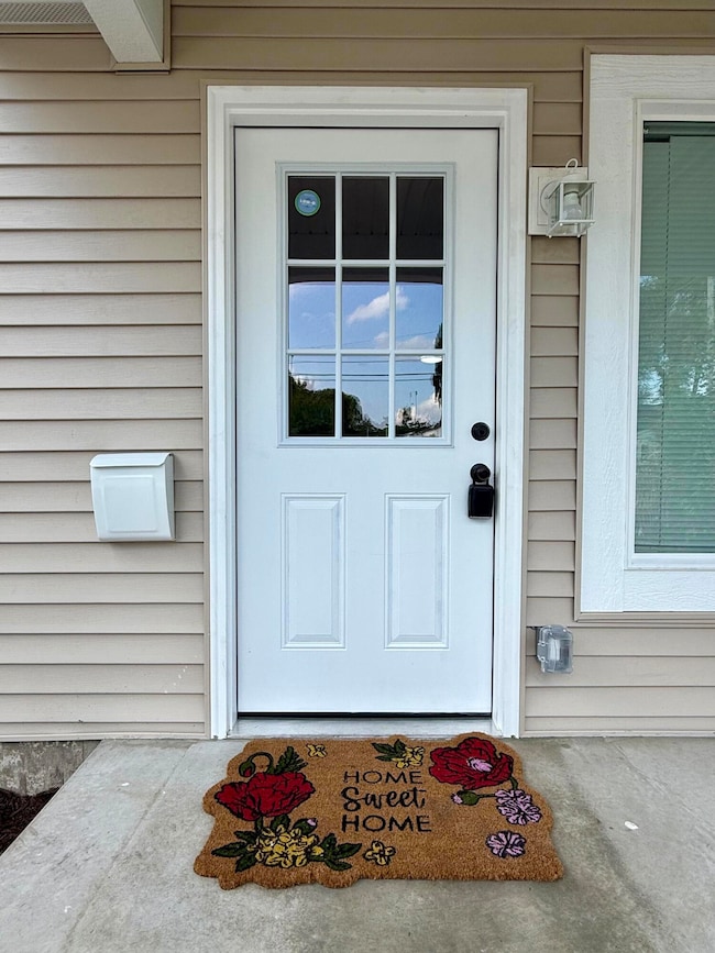 1221 Sanford St, Muskegon, MI 49441 - photo 4