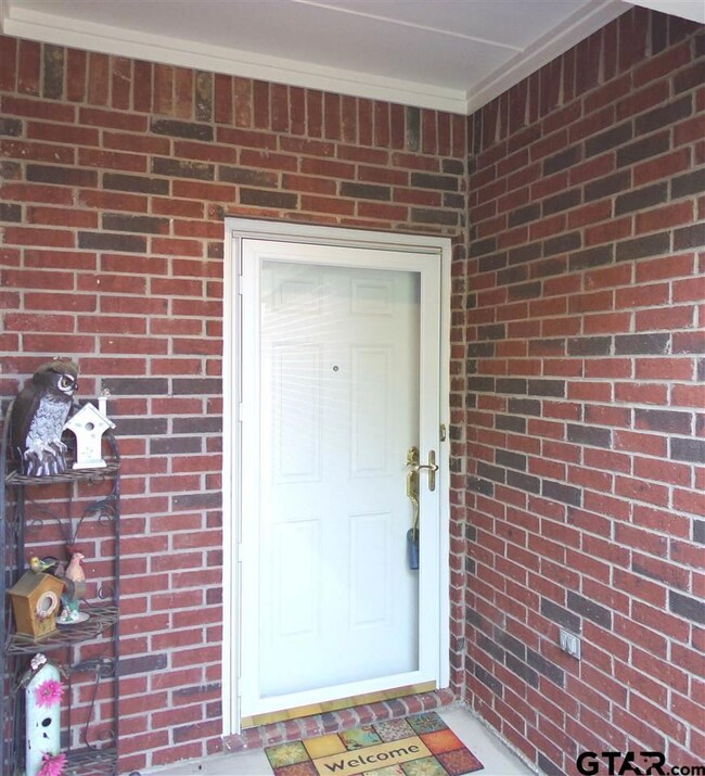 1919 Hollyglen Dr, Tyler, TX 75703 - photo 3