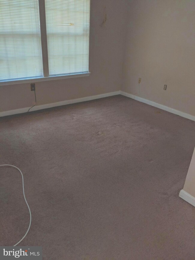 2061 Alice Ave unit 104, Oxon Hill, MD 20745 - photo 3