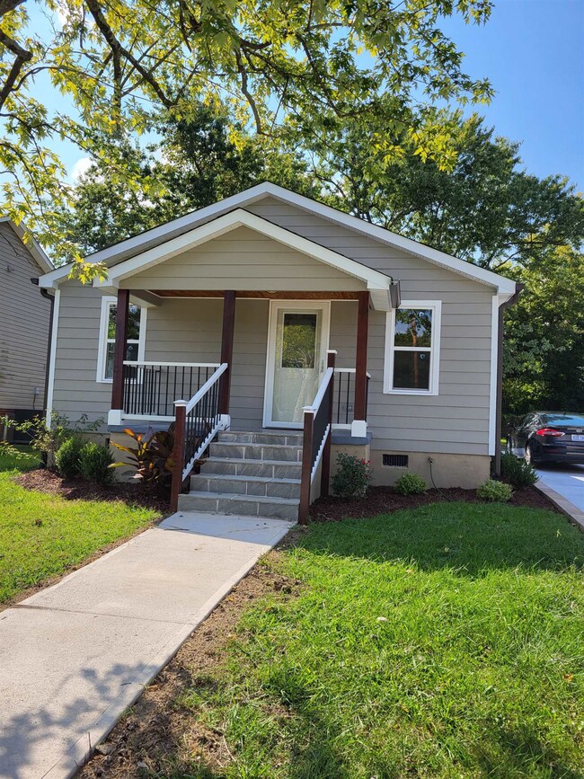 446 Meredith St, High Point, NC 27260 - photo 2