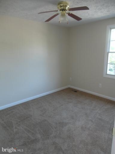 3660 Wharf Ln, Triangle, VA 22172 - photo 6