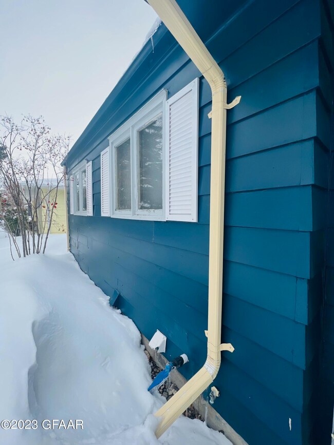 1902 S 19th St, Grand Forks, ND 58201 - photo 3