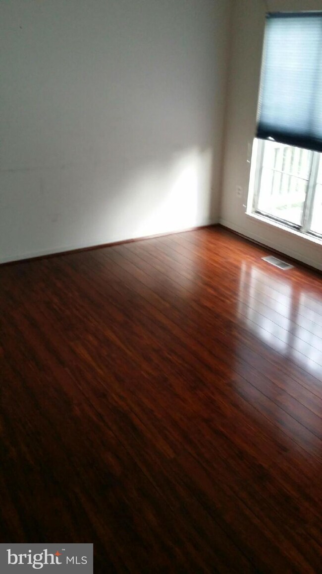 14315 Beaker Ct, Burtonsville, MD 20866 - photo 3